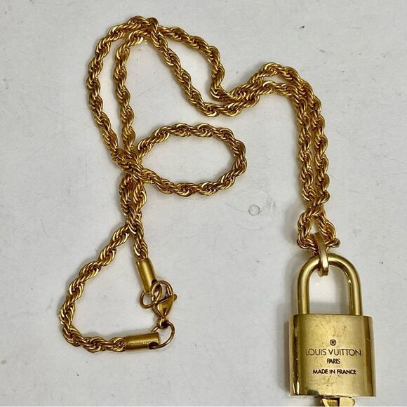 LOUIS VUITTON Lock and key 🔐 on Gold Tone Necklace #322 - Picture 11 of 13